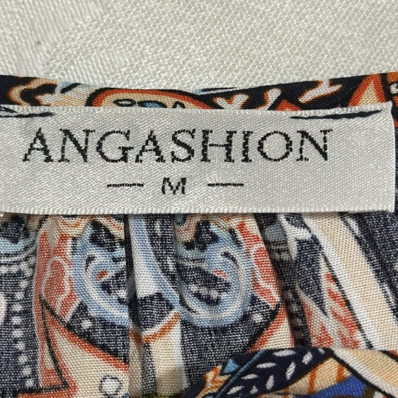 NWOT ANGASHIOM top size M. - Picture 4 of 7